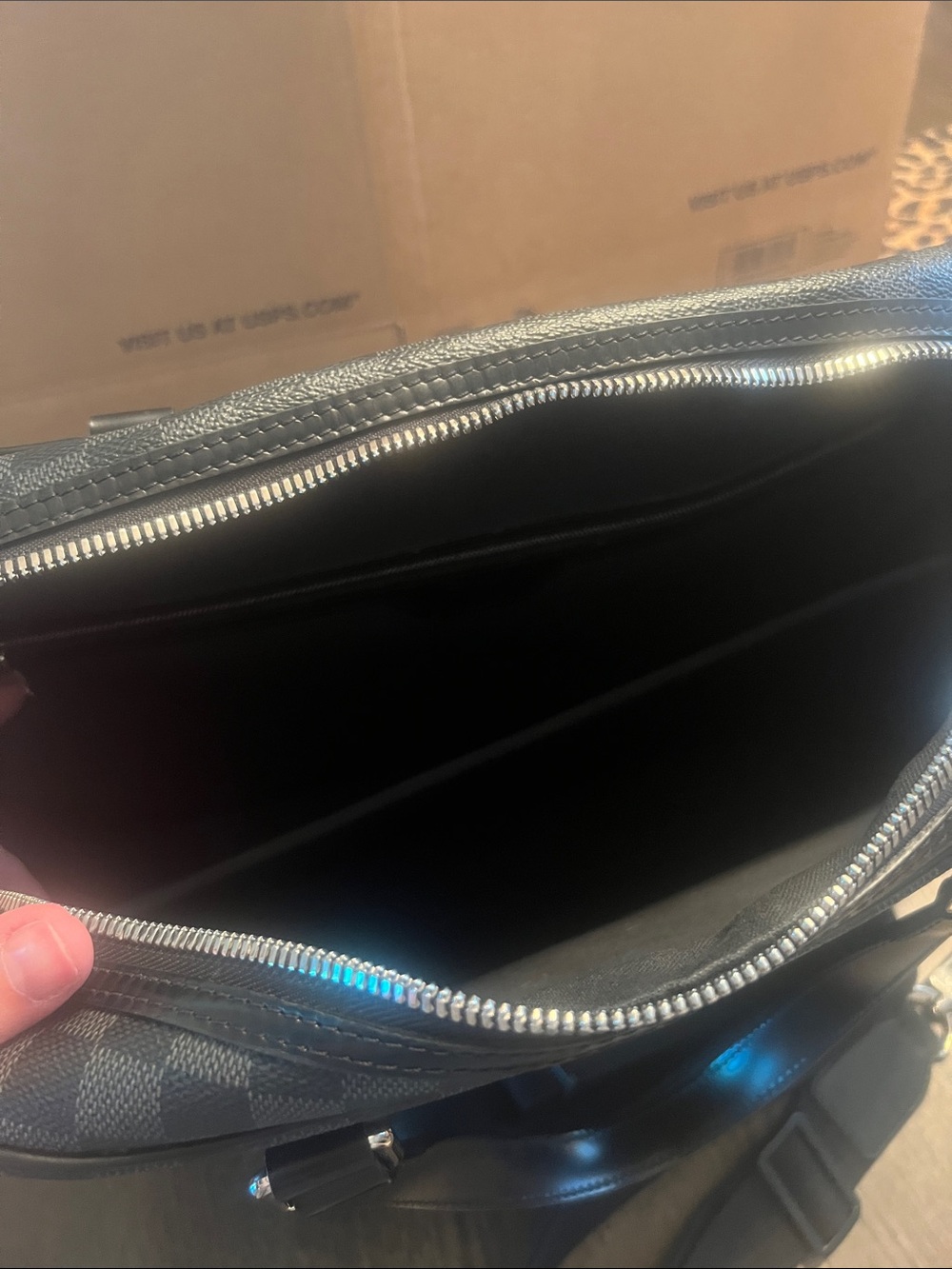 Louis Vuitton Damier Graphite Laptop Bag - Picture 6 of 10